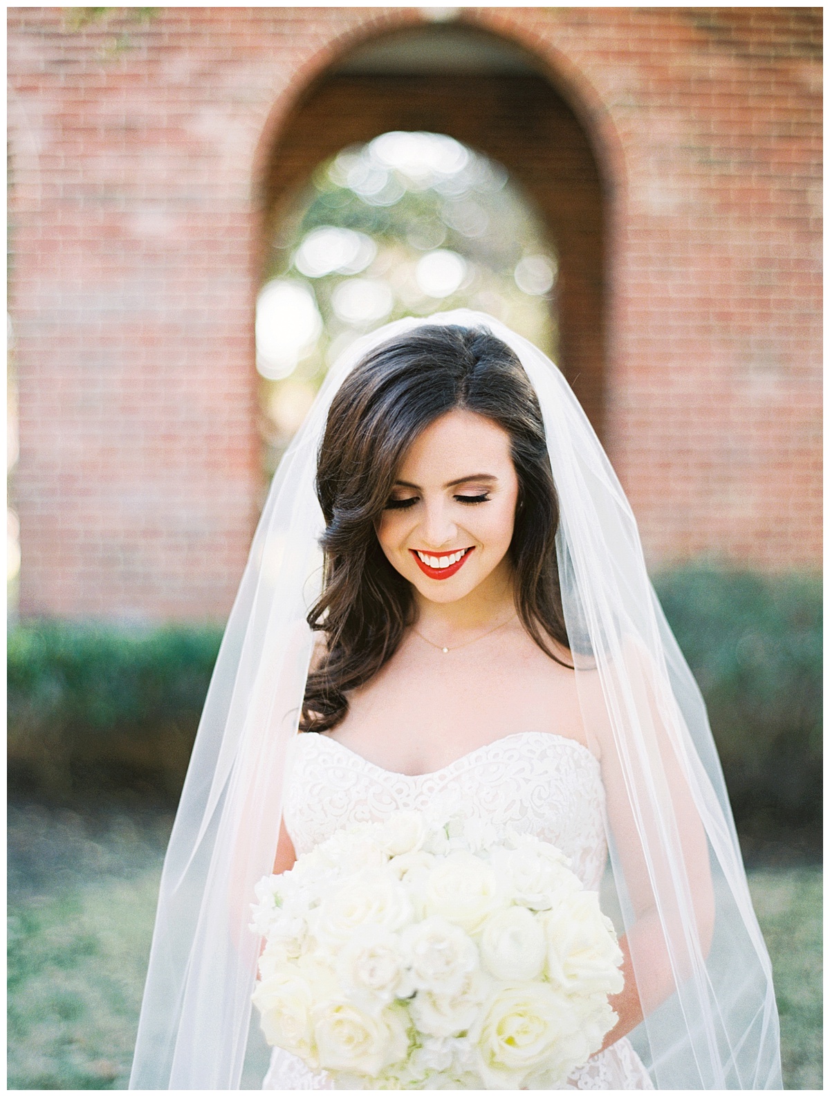 Traditional white, gold, and black Dallas Wedding Royal Lane Baptist Church Room on Main Wedding Flowers