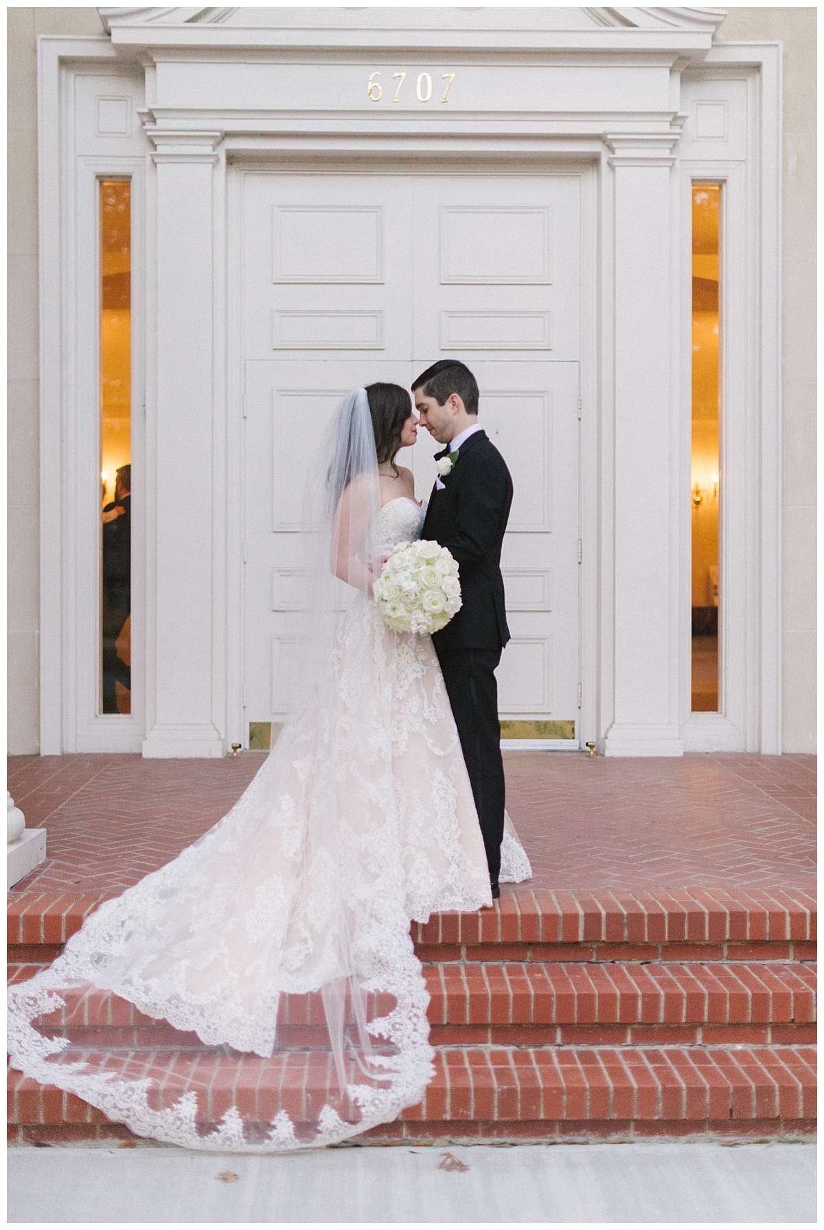 Traditional white, gold, and black Dallas Wedding Royal Lane Baptist Church Room on Main Wedding Flowers