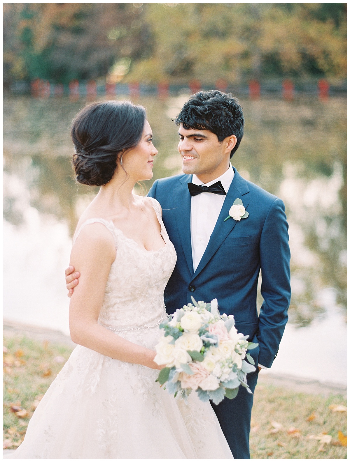 Cityplace,Dallas,eucalyptus,blush,roses,ranunculus,Allen Tsai,Holy Trinity Catholic Church,Lindsey Zamora Events,A & L FLoral Design,Texas,Wedding,Flowers,Bouquets