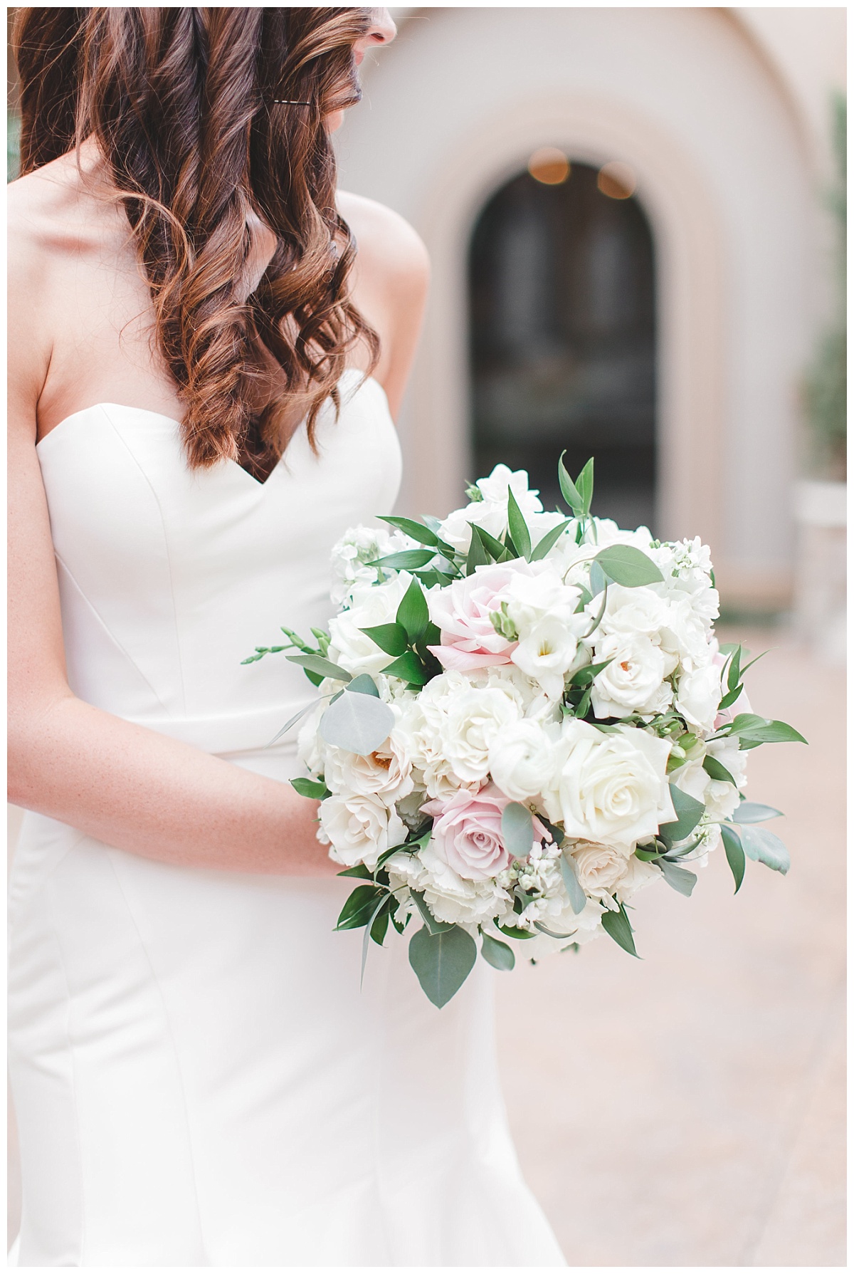 Aristide,colleyville,Dallas,Film,tradtional,wedding,bouquet,Lindsay Davenport photographer,Texas,bouquet,hydrangeas,roses,eucalyptus,stock,ranunculus,bride,centerpiece 