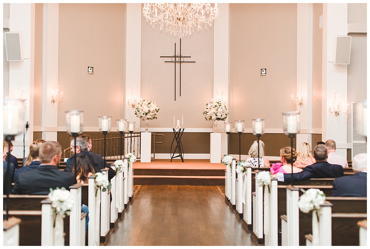 Aristide,colleyville,Dallas,Film,tradtional,wedding,bouquet,Lindsay Davenport photographer,Texas,bouquet,hydrangeas,roses,eucalyptus,stock,ranunculus,bride,centerpiece 