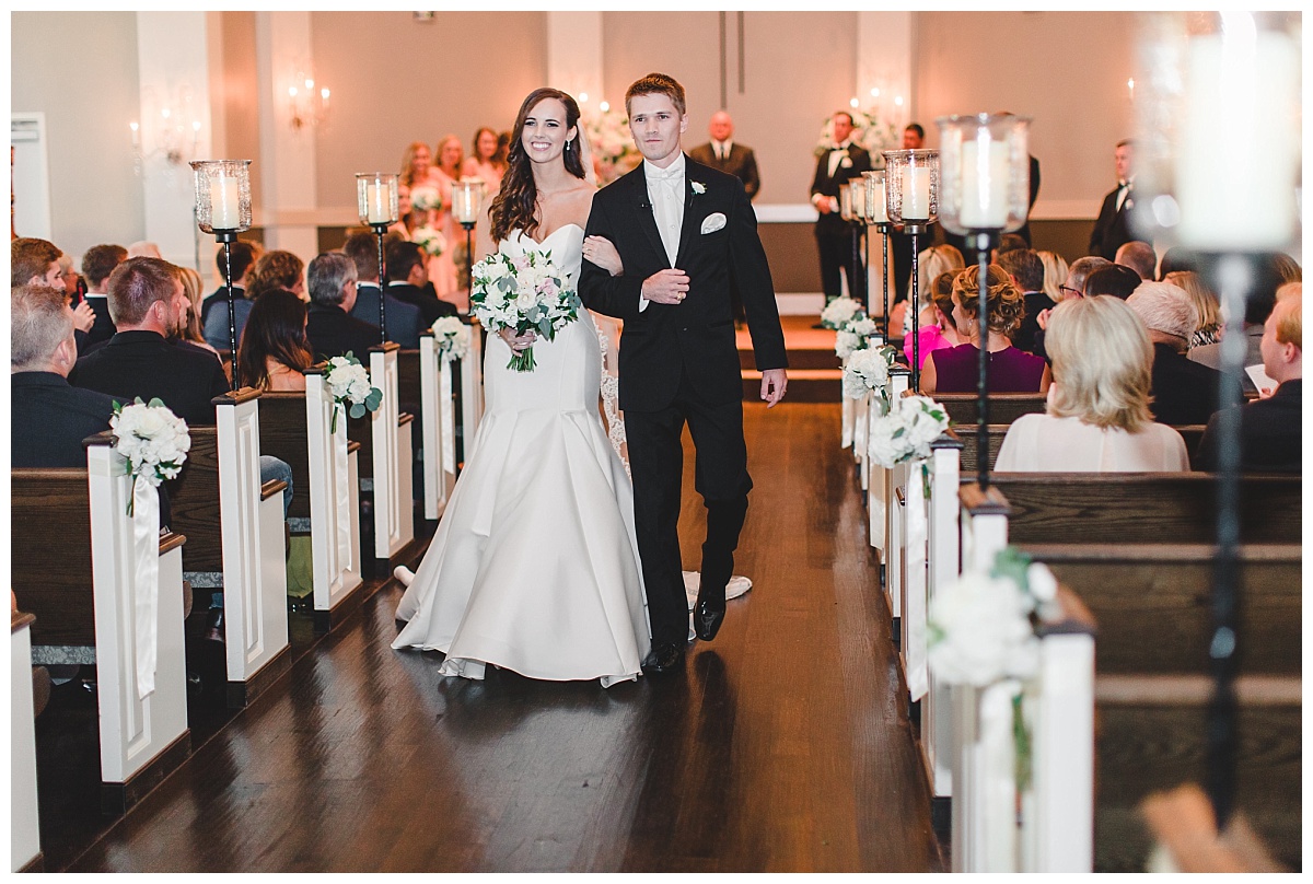 Aristide,colleyville,Dallas,Film,tradtional,wedding,bouquet,Lindsay Davenport photographer,Texas,bouquet,hydrangeas,roses,eucalyptus,stock,ranunculus,bride,centerpiece 