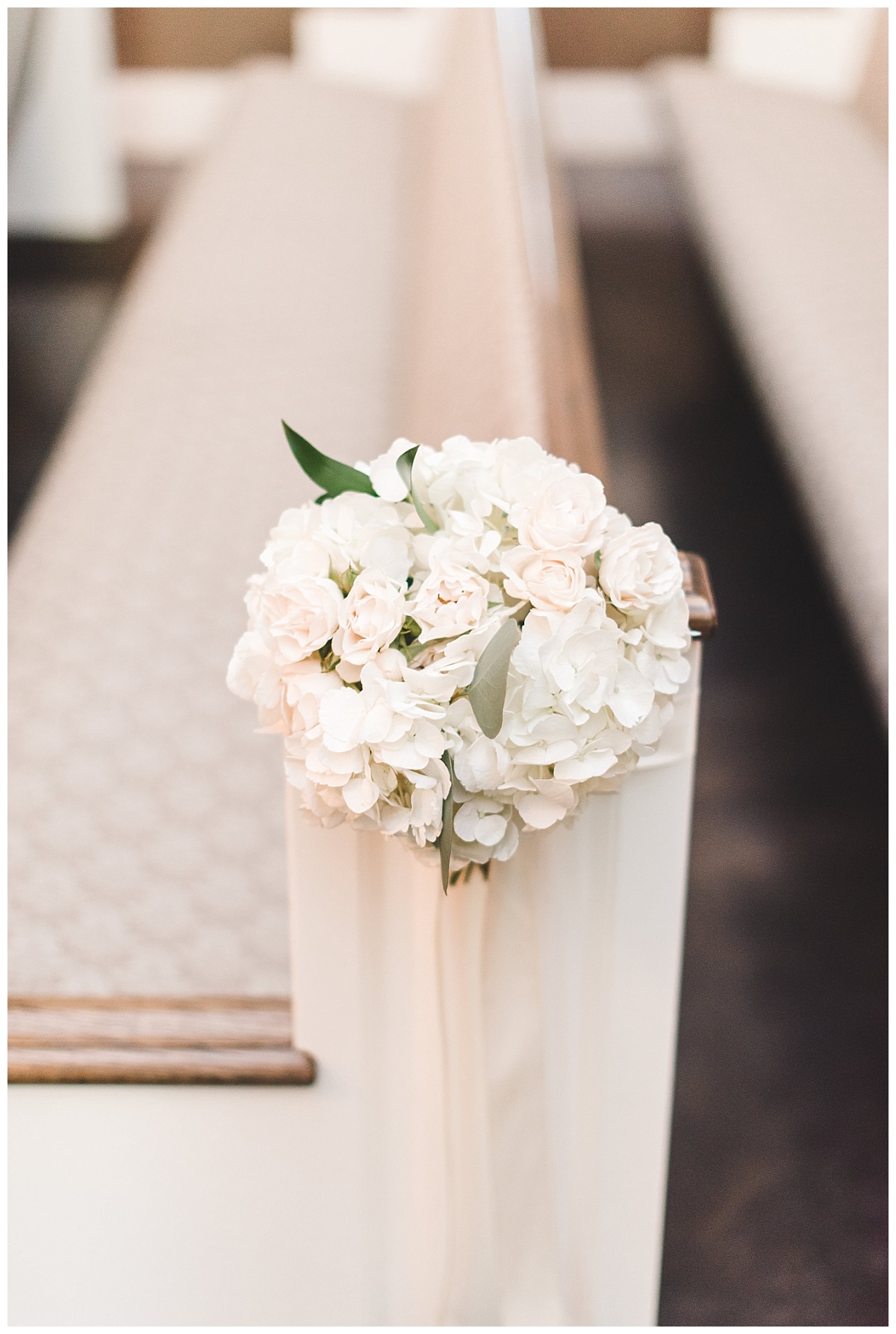 Aristide,colleyville,Dallas,Film,tradtional,wedding,bouquet,Lindsay Davenport photographer,Texas,bouquet,hydrangeas,roses,eucalyptus,stock,ranunculus,bride,centerpiece 