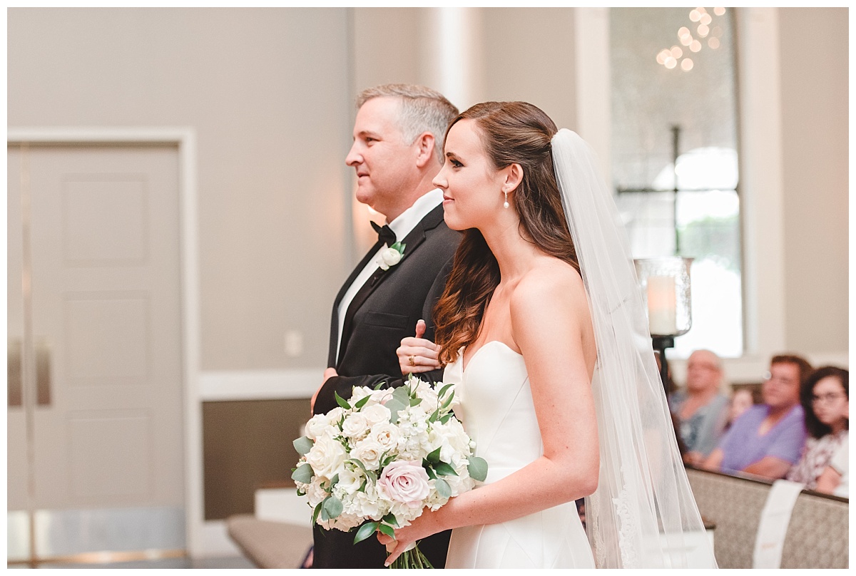 Aristide,colleyville,Dallas,Film,tradtional,wedding,bouquet,Lindsay Davenport photographer,Texas,bouquet,hydrangeas,roses,eucalyptus,stock,ranunculus,bride,centerpiece 