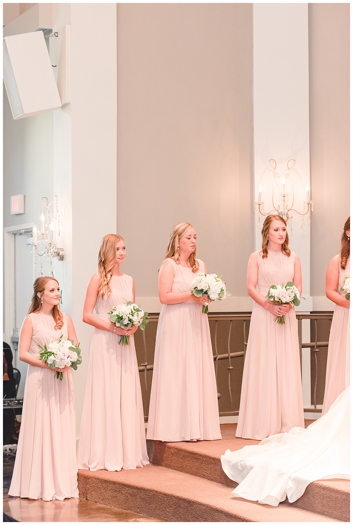 Aristide,colleyville,Dallas,Film,tradtional,wedding,bouquet,Lindsay Davenport photographer,Texas,bouquet,hydrangeas,roses,eucalyptus,stock,ranunculus,bride,centerpiece 