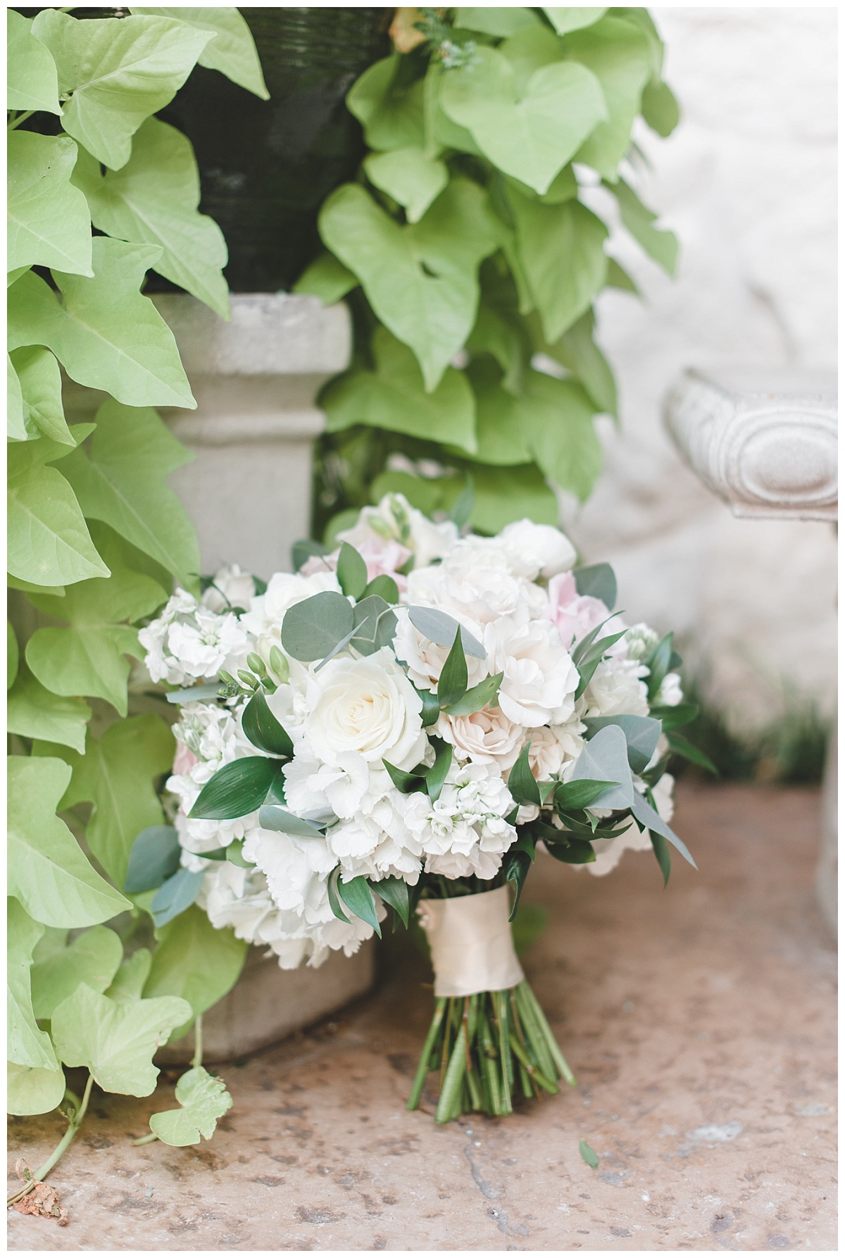 Aristide,colleyville,Dallas,Film,tradtional,wedding,bouquet,Lindsay Davenport photographer,Texas,bouquet,hydrangeas,roses,eucalyptus,stock,ranunculus,bride,centerpiece 