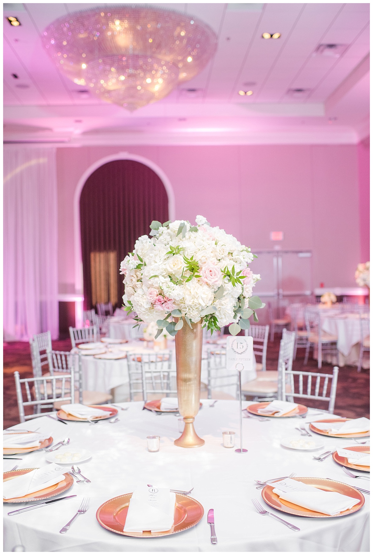 Aristide,colleyville,Dallas,Film,tradtional,wedding,bouquet,Lindsay Davenport photographer,Texas,bouquet,hydrangeas,roses,eucalyptus,stock,ranunculus,bride,centerpiece 