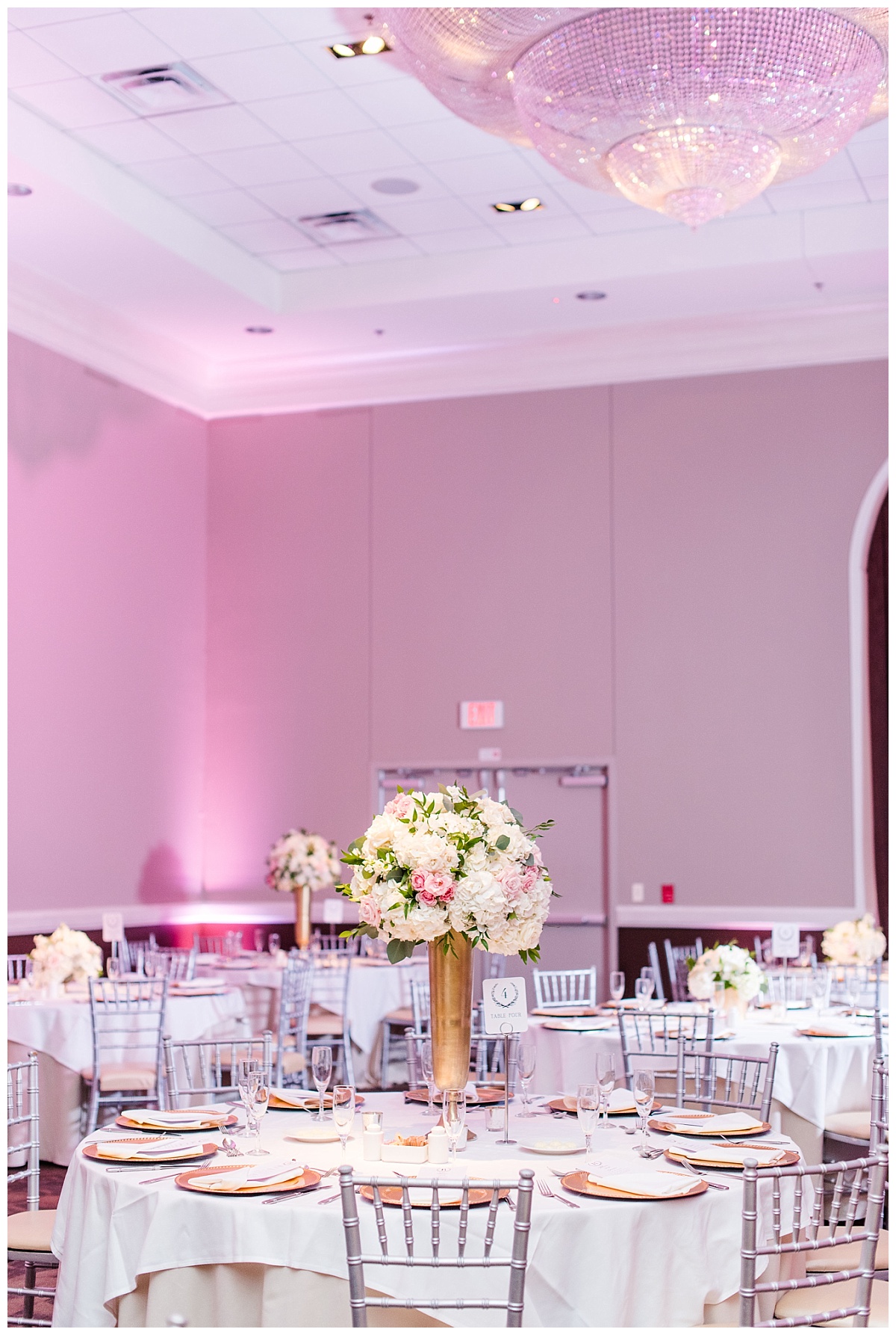 Aristide,colleyville,Dallas,Film,tradtional,wedding,bouquet,Lindsay Davenport photographer,Texas,bouquet,hydrangeas,roses,eucalyptus,stock,ranunculus,bride,centerpiece 