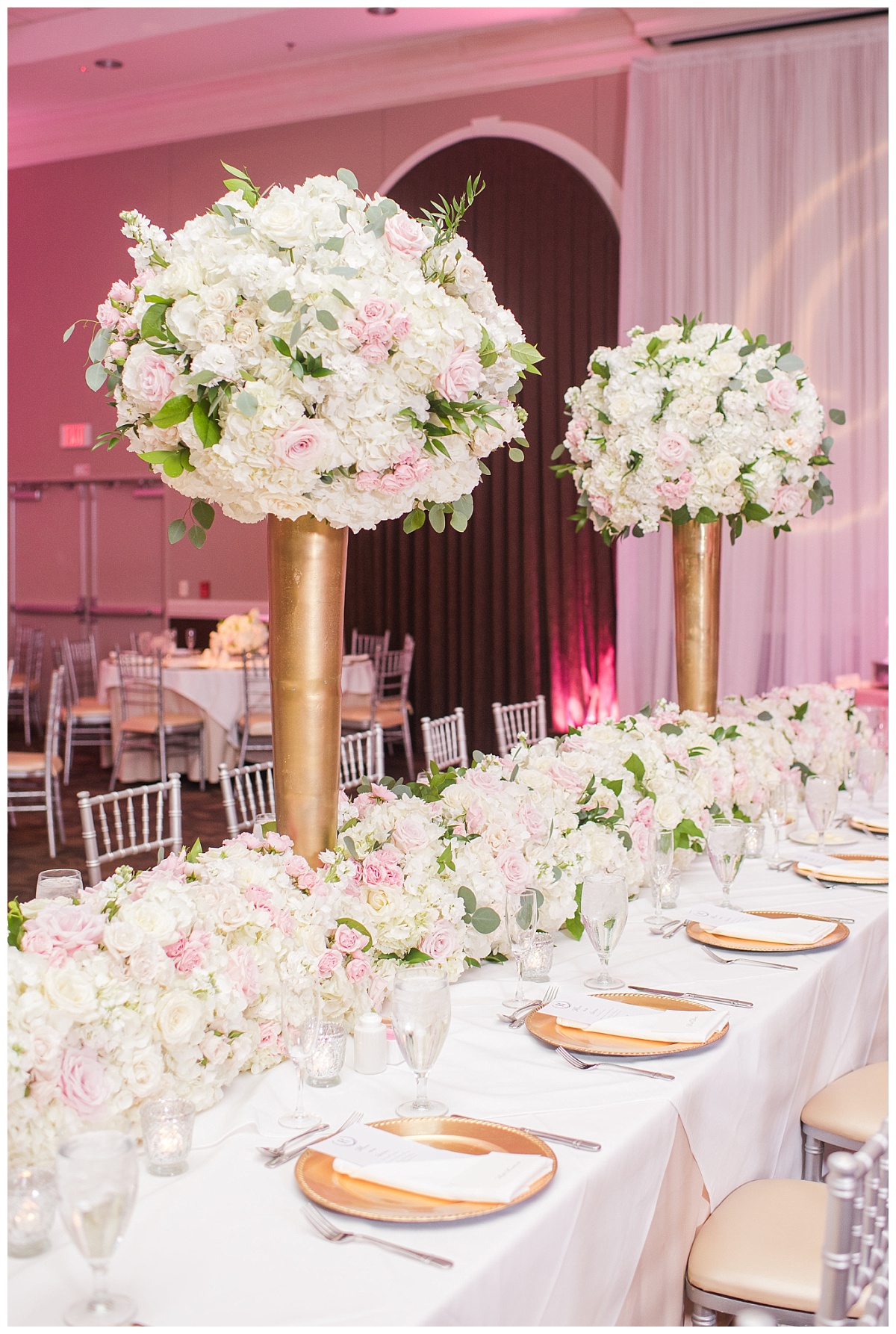 Aristide,colleyville,Dallas,Film,tradtional,wedding,bouquet,Lindsay Davenport photographer,Texas,bouquet,hydrangeas,roses,eucalyptus,stock,ranunculus,bride,centerpiece 