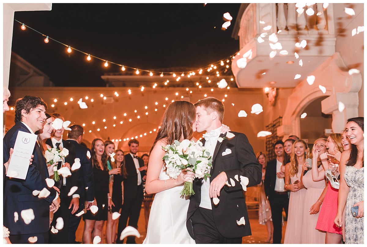 Aristide,colleyville,Dallas,Film,tradtional,wedding,bouquet,Lindsay Davenport photographer,Texas,bouquet,hydrangeas,roses,eucalyptus,stock,ranunculus,bride,centerpiece 